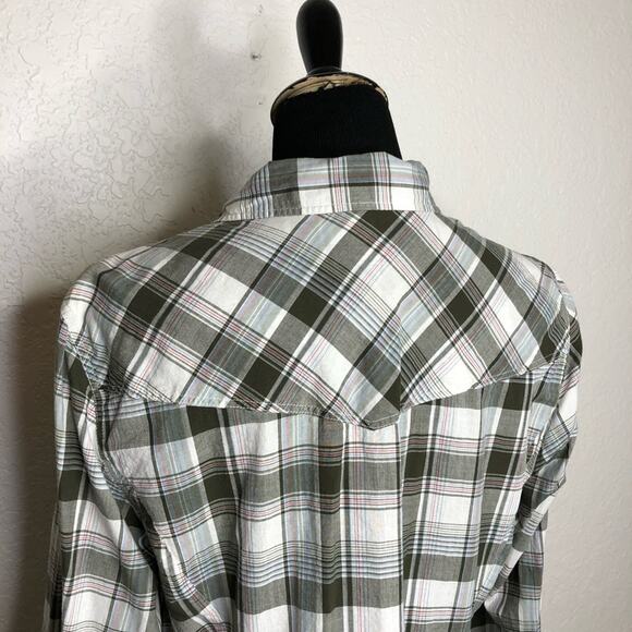 Torrid white army green plaid button down top size 0 or Large - Picture 10 of 14